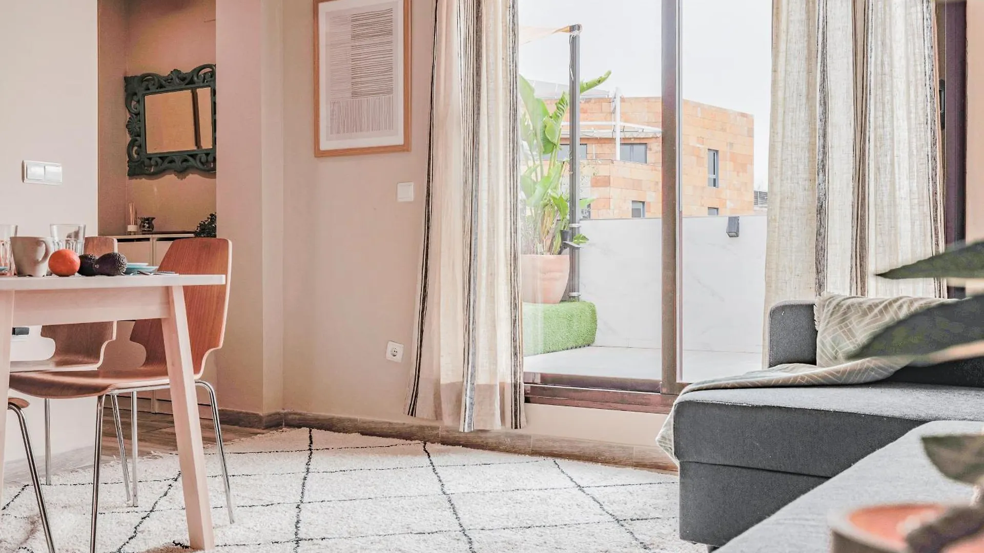 Apartamento Fantástico ático 2 hab y gran terraza privada Sevilla 0*,
