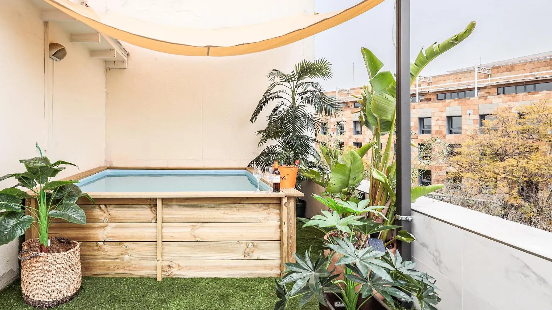 Fantastico Atico 2 Hab Y Gran Terraza Privada contacts